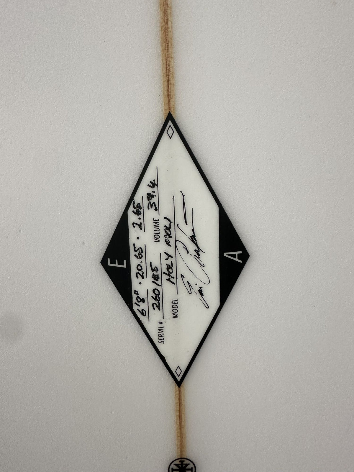 Arakawa Holy Moli 6'8 surfboard – dimensions stamp (length, width, thickness, volume)