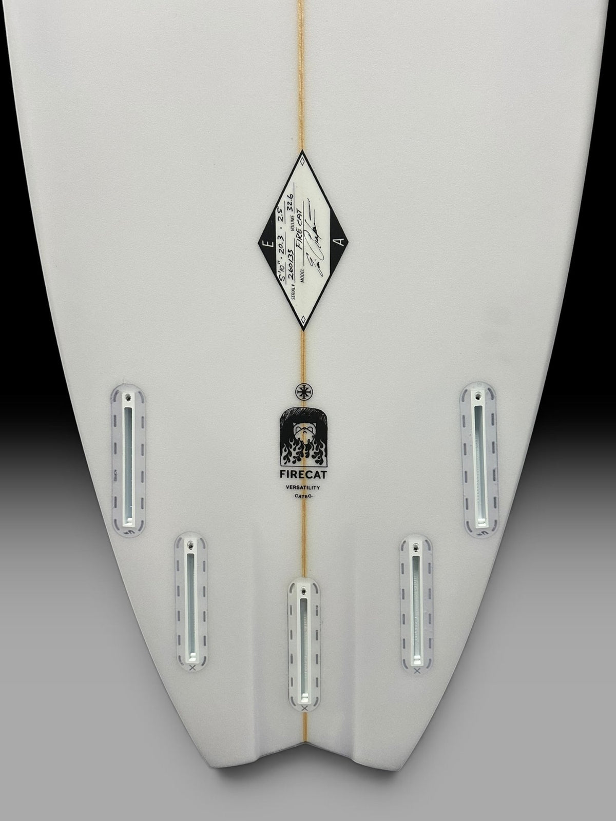 Arakawa Firecat 5'10 surfboard – tail and fin boxes close-up